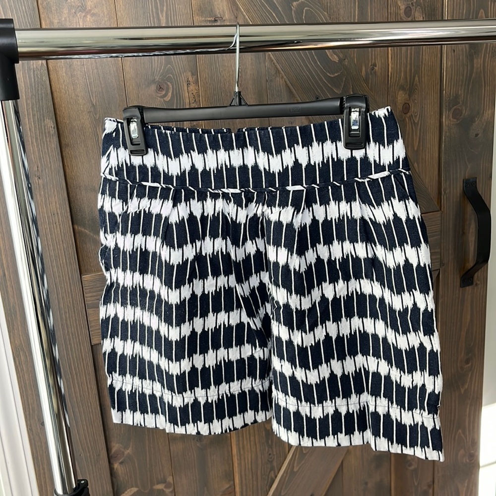 Loft navy & white skirt